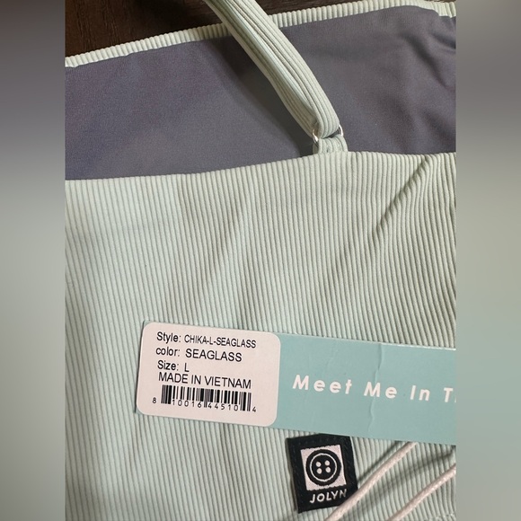 Jolyn green top - Picture 4 of 4